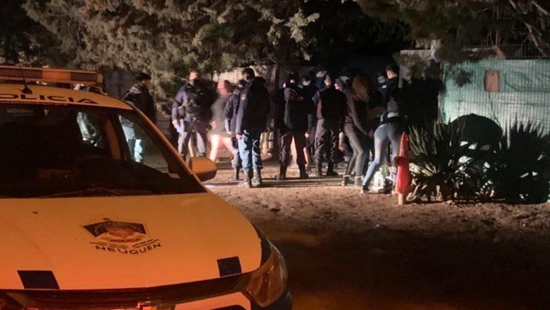 Desarticularon una fiesta clandestina: había 130 personas
