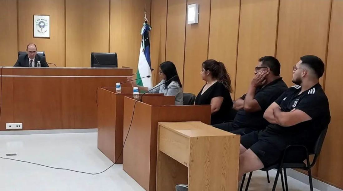 La familia Jaramillo, en una de las audiencias judiciales por las presuntas estafas cometidas.&nbsp;