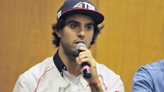 Manu Urcera voló a Europa para entrenar en un auto de la F2