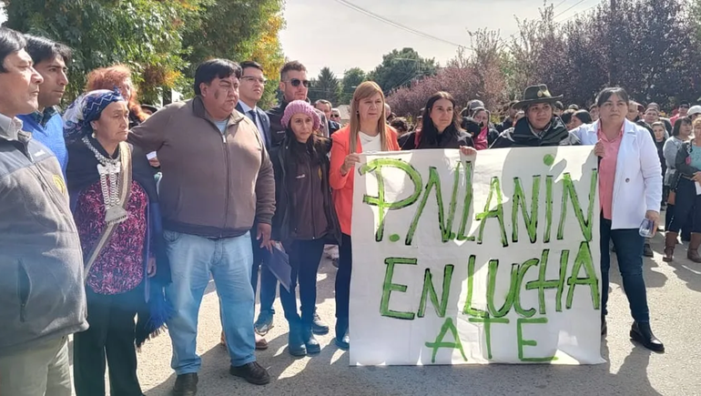 Trabajadores de Parque Nacional Lanín se movilizaron en Aluminé (Foto Gentileza)