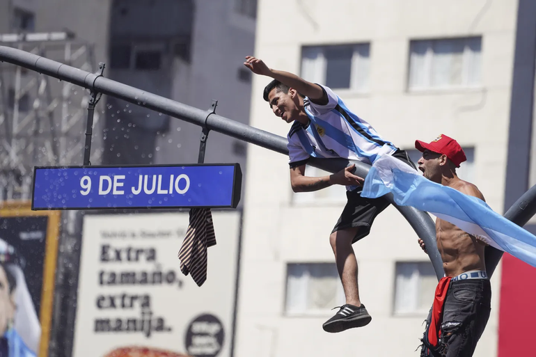 Dos hinchas muertos en los festejos de Argentina campeón del mundo