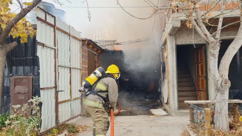 El incendio fue en la calle Intendente Mango