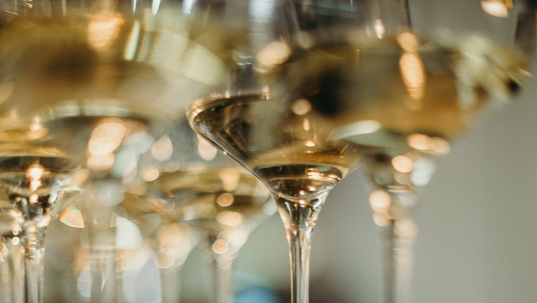 Crece el consumo de los blancos mientras decrece la superficie de vides