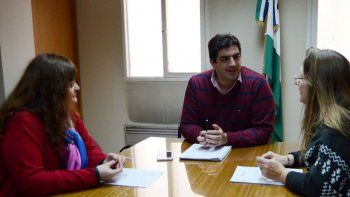 La concejal Villarroel tuvo un diálogo político con el funcionario Vázquez.