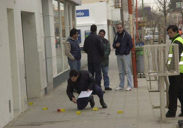 Murió la mujer apuñalada en Allen