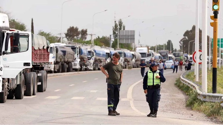 Un sorpresivo corte paralizó la zona en la ruta 22.