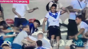 La transmisión mostró los incidentes en la tribuna de Vélez.