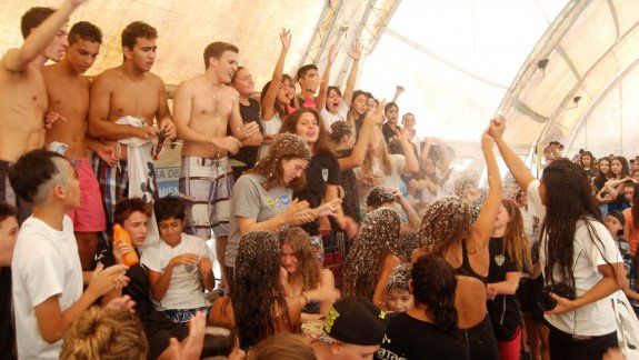 El festejo del dueño de casa se desató en las tribunas y en el agua.