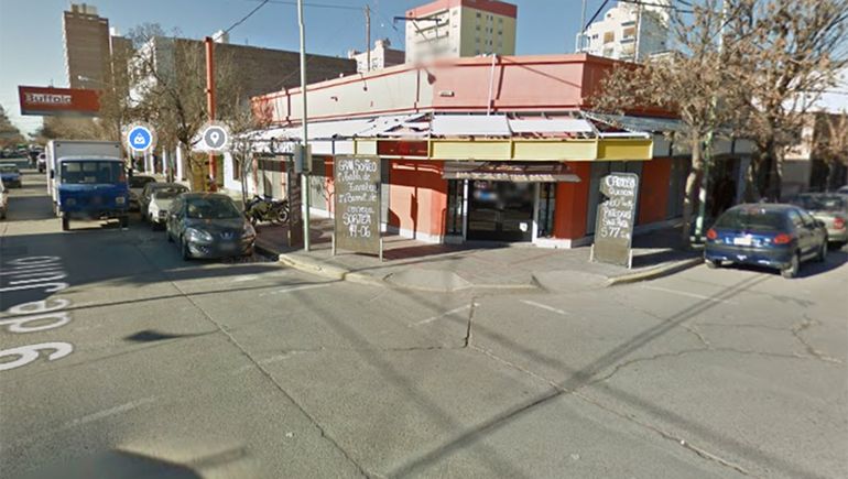 Quería inhibir la alarma de un auto y los atraparon en pleno acto