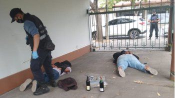 rodearon a dos ladrones en una casa del centro rodearon a dos ladrones en una casa del centro
