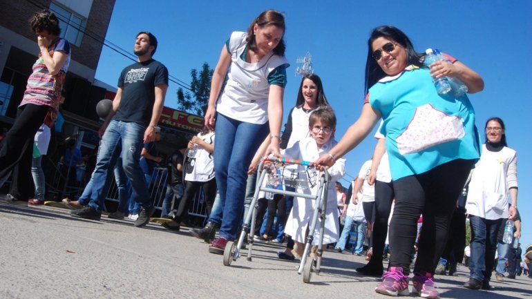 Miles de cipoleños salieron a la calle a celebrar el cumple de la ciudad