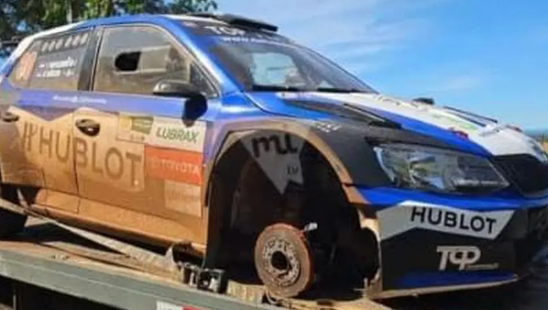 Se desprendió la rueda de un auto y mató a un nene que miraba la carrera
