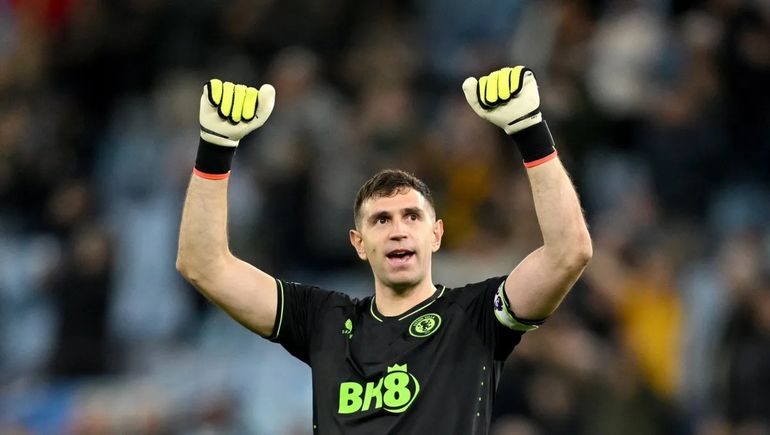 El curioso festejo de Pascuas del Dibu Martínez: el infaltable asado y un conejo bailando frente a la cámara