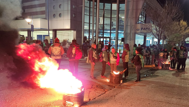 ATE protestó en la sede de PAMI en Roca ATE protestó en la sede de PAMI en Roca