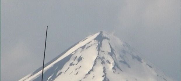 Observan leve emisión del volcán Llaima