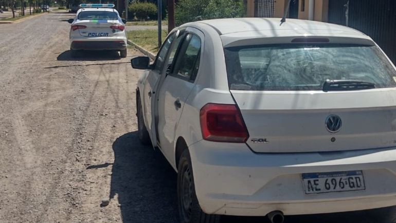 El Volkswagen Gol robado en Cipolletti apareci&oacute; en Choele Choel.&nbsp;