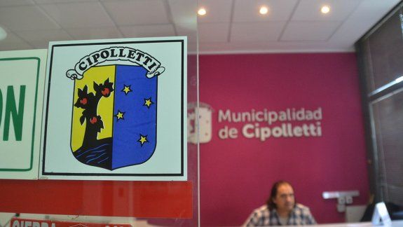 Polémica por un despido en la Muni: la echaron por una anomalía