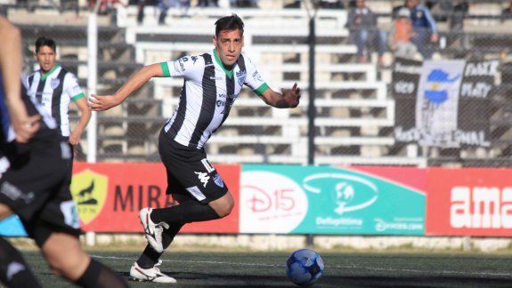 Con la 10 pero jugando como falso 9, Sosa se las ingenió para ser de lo más claro en el amistoso en La Visera.