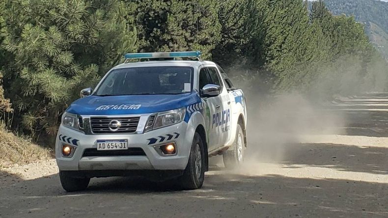 La Policía busca a dos jóvenes que fueron señalados por testigos del homicidio.
