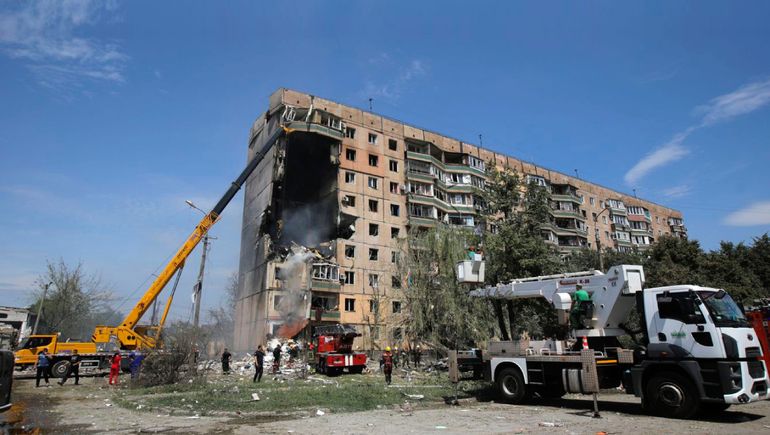 Los misiles rusos golpean la ciudad natal de Zelenski