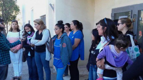 Denunciaron que un comerciante amenazó con un arma a las mujeres