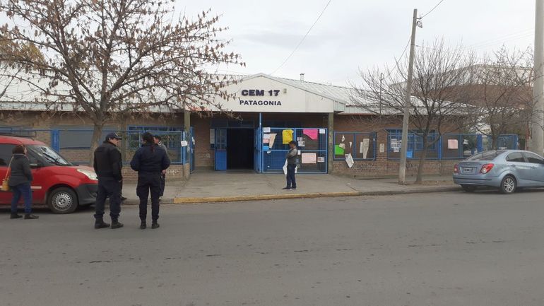 Educación presentó una denuncia por las amenazas de bomba en escuelas