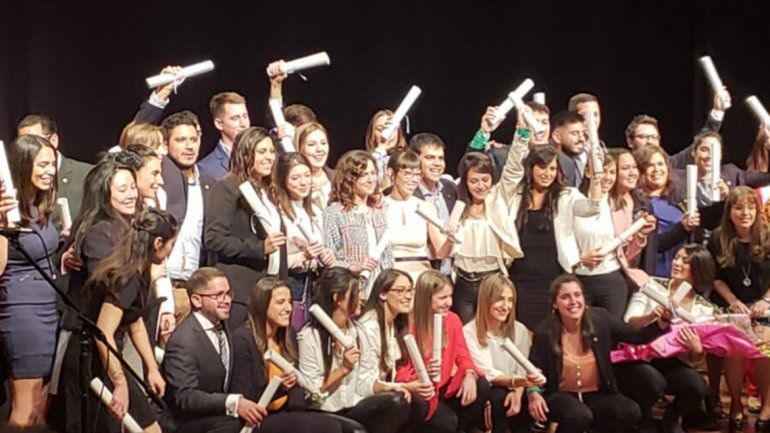 Egresaron 50 nuevos médicos en la ciudad