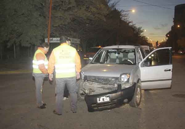 Choque sin heridos en Moreno y Rivadavia