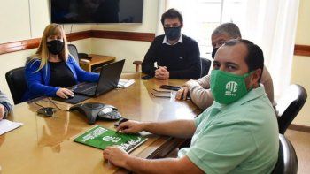 el gobierno otorgo un aumento del 30% por indumentaria