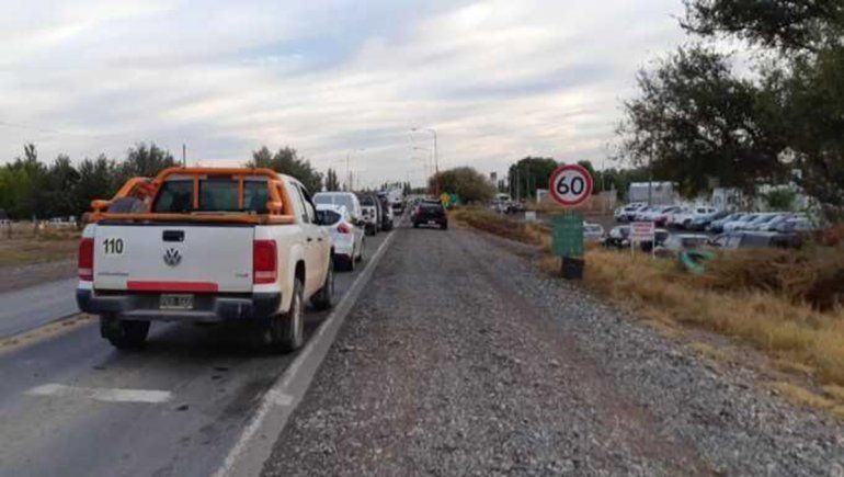 Trabajadores de salud rionegrinos ahora cortan la Ruta 151 en Barda del Medio