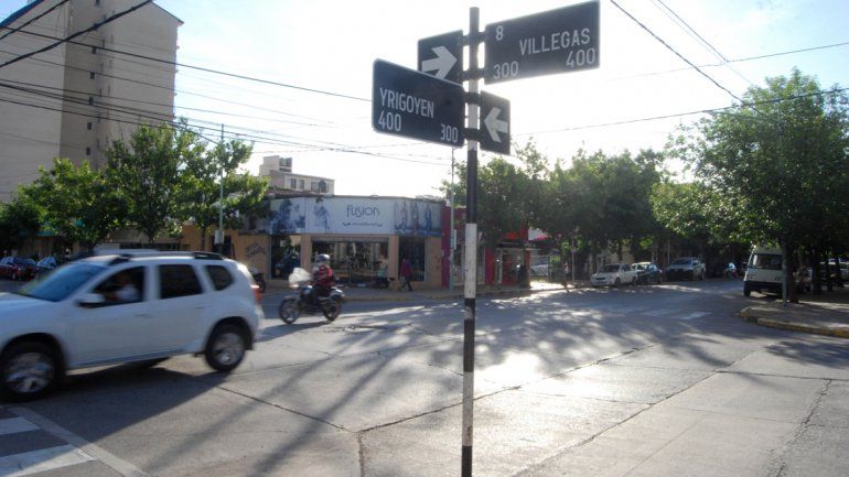 Le reventaron la ventanilla a embarazada en el centro