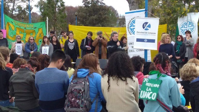 La UNCo marchó para reclamar fondos a Nación