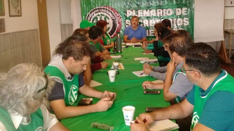 ATE pide adelantar paritarias y el pase a planta prometido