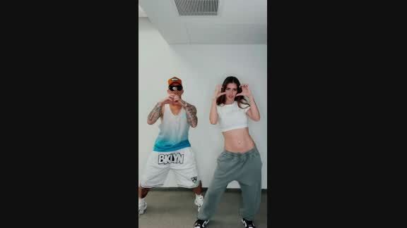 La China Suárez y el Polaco desafiaron a sus seguidores a subir a las redes videos con el mismo baile que hicieron ellos.