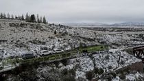 Tren Patagónico proyecta la nueva temporada de invierno. El martes próximo comienza la venta de pasajes para julio. Tren Patagónico proyecta la nueva temporada de invierno. El martes próximo comienza la venta de pasajes para julio.
