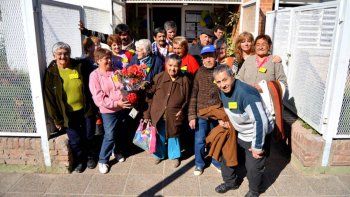 el hogar de los abuelos cipolenos festeja su cumpleanos