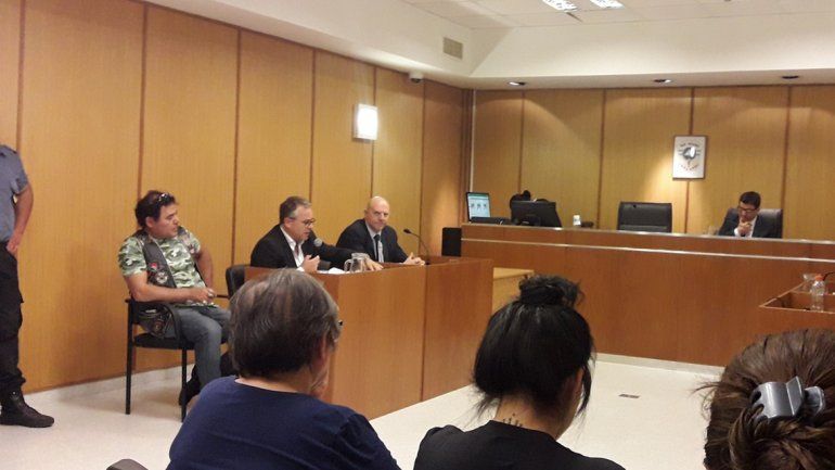 El joven acusado de asesinar a una motociclista continuará detenido