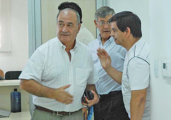 López: Es una vergüenza, Trabajo traba paritarias