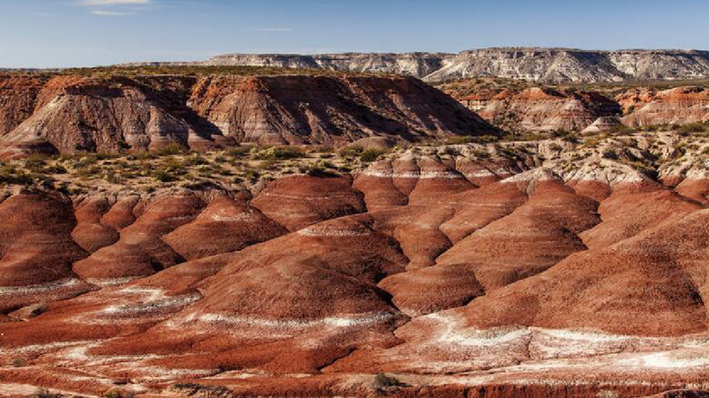 Los turistas fueron encontrados en una zona de difícil acceso, y con el auto encajado en la arena.&nbsp;