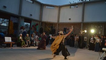 Espectáculos, murales, presentaciones. Una verdadera fiesta en El Diente de Oro.