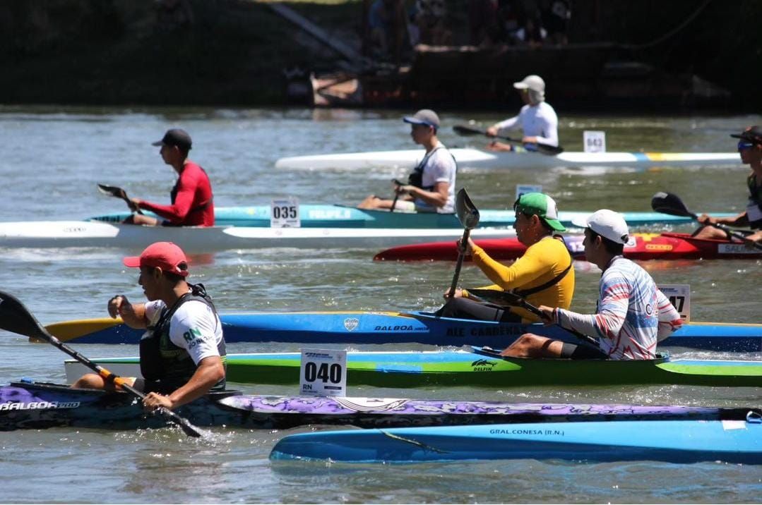 El la Regata del Río Negro mandan&nbsp; Pinta y Abraham, con chapa de ganadores.&nbsp;