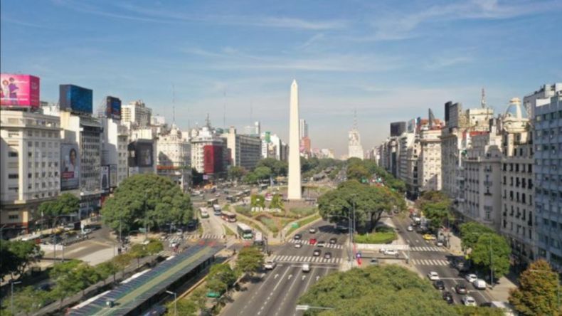 El Obelisco porteño, símbolo de la Ciudad de Buenos Aires: desde la Patagonia reflotan la idea de convertir a una ciudad del Sur en la nueva Capital Federal argentina. 