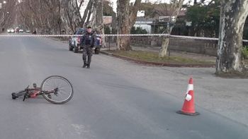 Un chico de 16 años estaba aprendiendo a manejar en una camioneta y mató a un ciclista