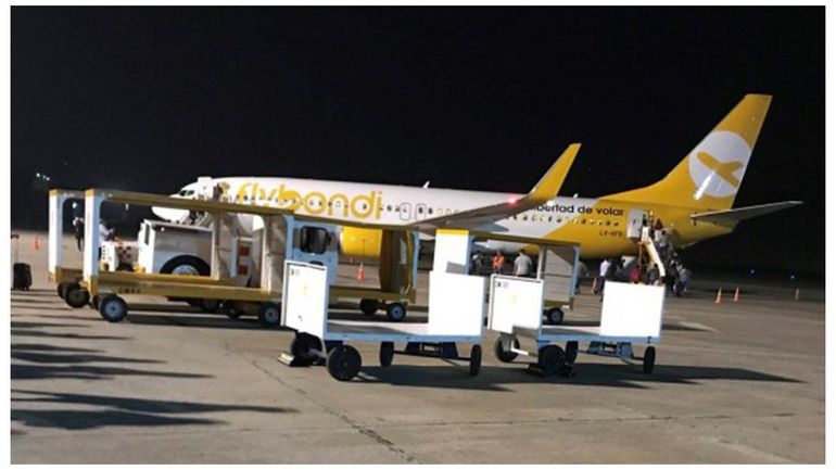 Después de 6 horas de espera y dos aviones descartados, partió un vuelo a Neuquén