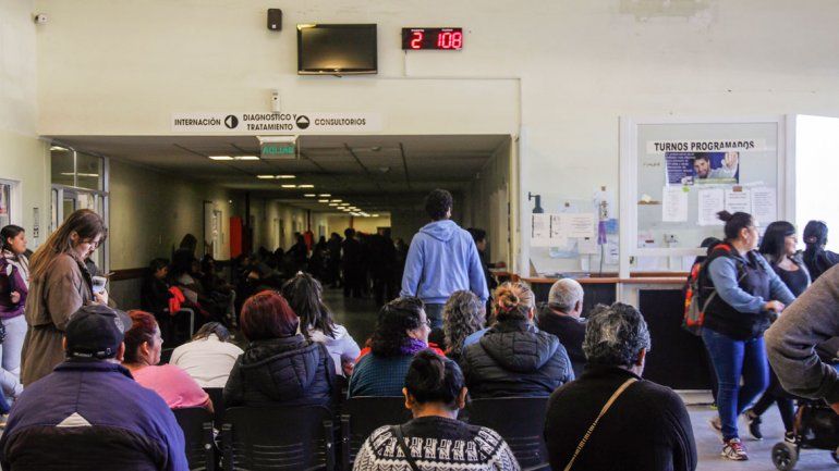 Conseguir turnos para muchas especialidades se vuelve una odisea para la gente que busca atención. El problema se complica al extremo en Salud Mental por el incesante aumento de personas que requiere asistencia.