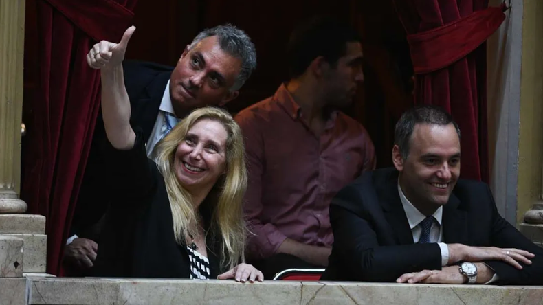 La incorporación de Manuel Adorni como Jefe de Gabinete está fuertemente impulsada por Karina Milei. | LMCipolletti.com La incorporación de Manuel Adorni como Jefe de Gabinete está fuertemente impulsada por Karina Milei.