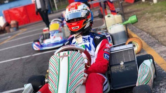 José Manuel Urcera estuvo dando vueltas en karting entre semana, a modo de entrenamiento de competencia.