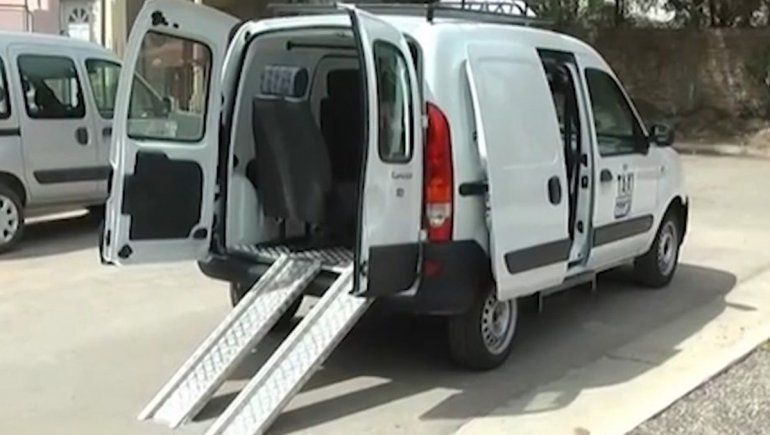 Le robaron la rampa para sillas de ruedas de su taxi adaptado