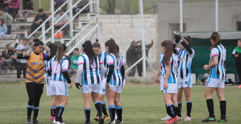 Academia Pillmatún sigue apostando al fútbol femenino y busca jugadoras