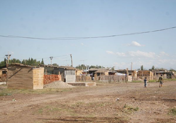 Avanzan negociones para normalizar el Barrio Obrero